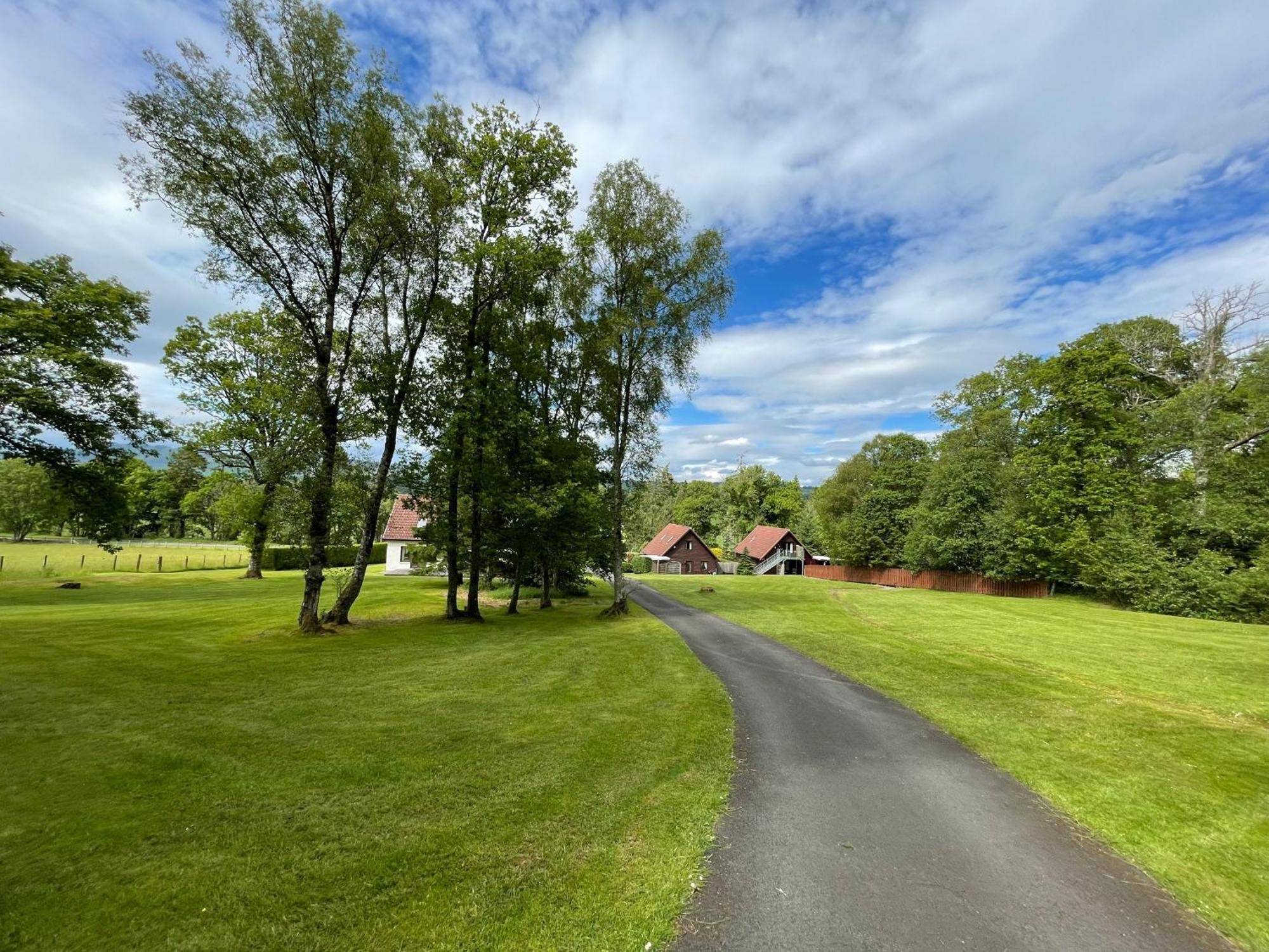 Loch Lomond Luxury Lodges ดรายเมน ภายนอก รูปภาพ